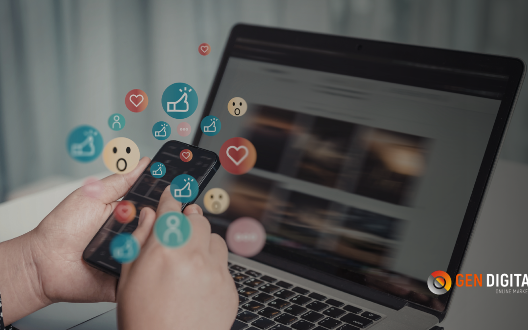 Persona usando un smartphone frente a una laptop mientras interactúa con contenido en redes sociales y métricas digitales para empresas.